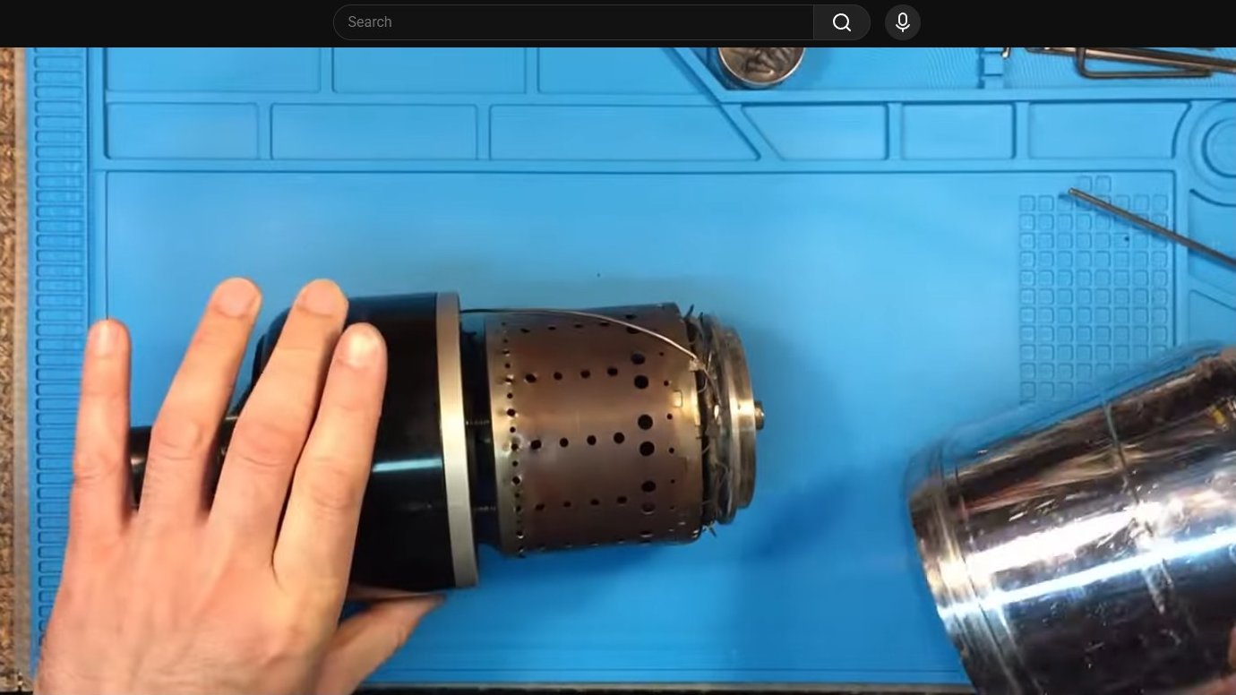 Heavy carbon deposits inside the combustion chamber